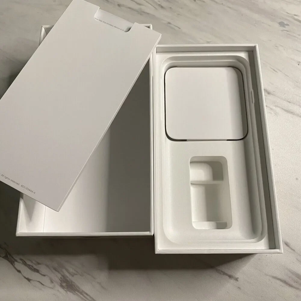 Apple iPhone SE 2nd Gen. 64GB - Black (Sprint) *BOX ONLY*